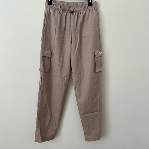 Nike Women’s High Rise Cargo Pants with Relaxed Fit XS Pink NWT - Picture 1 of 7